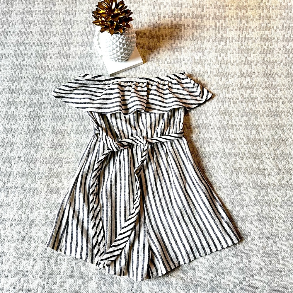 [Caution to the Wind] women’s strapless short romper. Size  XS